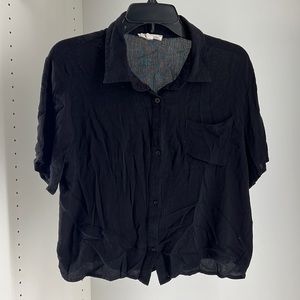 L.A. Hearts black short sleeve collared top